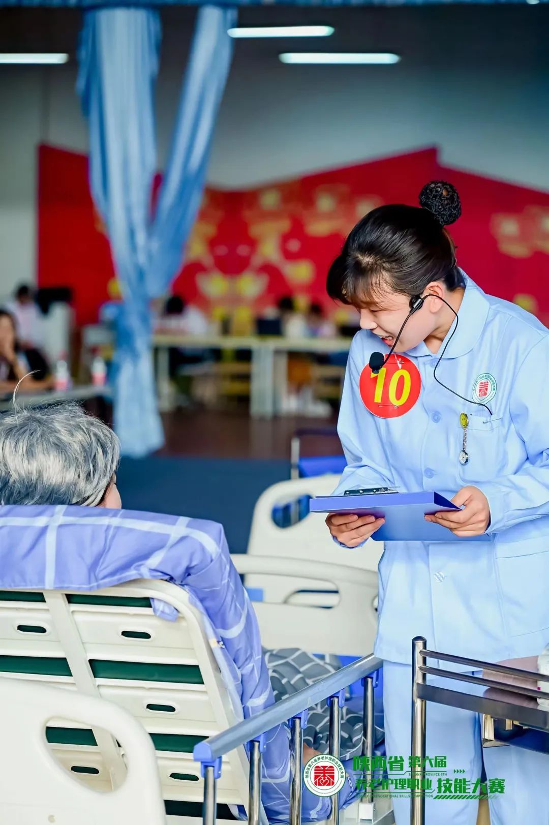 頤悅養(yǎng)老公司的李露露，你是好樣的！