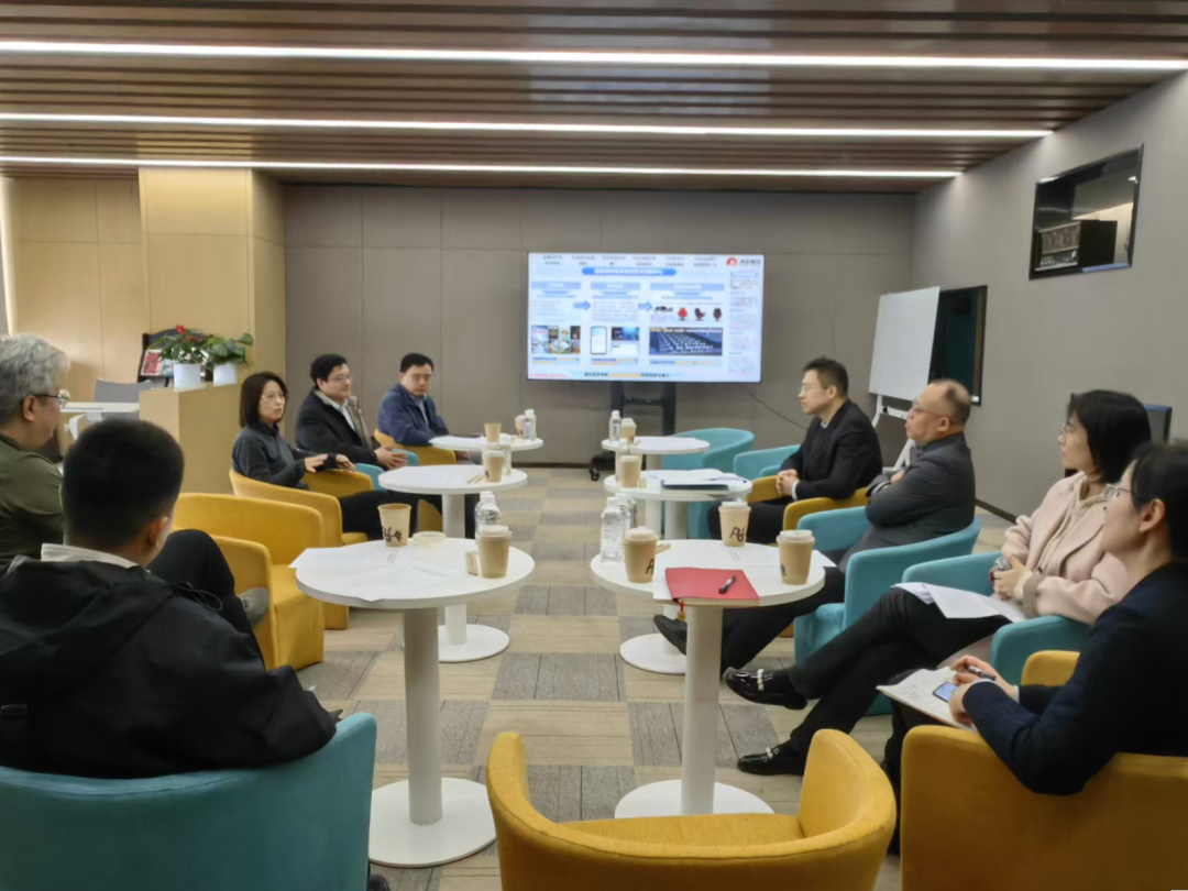 貫徹“XR產(chǎn)業(yè)創(chuàng)新中心”建設(shè)戰(zhàn)略布局，西投控股赴西部電影集團有限公司座談交流