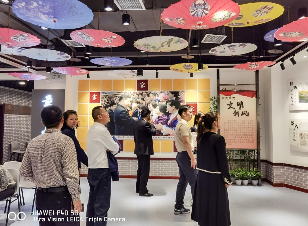 公司固定收益部黨支部、投行業(yè)務(wù)部黨支部、綜合事務(wù)部與金融（產(chǎn)業(yè)）基地保障黨支部開展聯(lián)合黨日活動